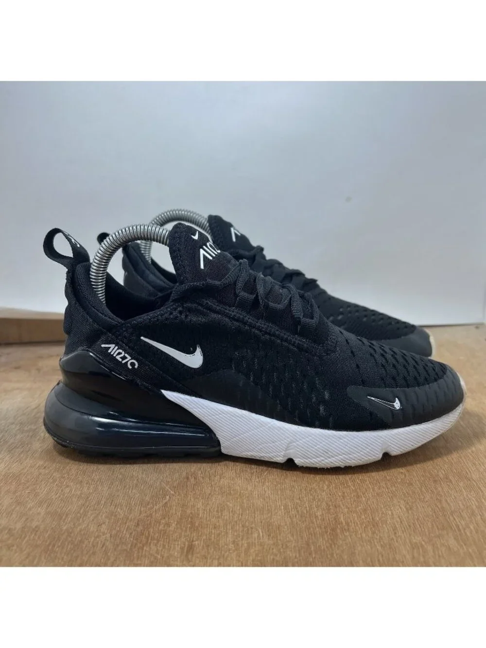 Nike Air Max 270 Black White Women Size 7 Running Shoe AH6789-001